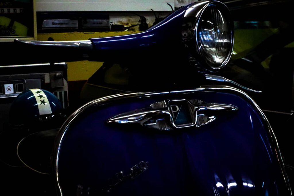 Piaggio Vespa Blau